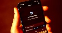 Senator Proposes Prison Time for Americans Using Chinese AI Chatbot
